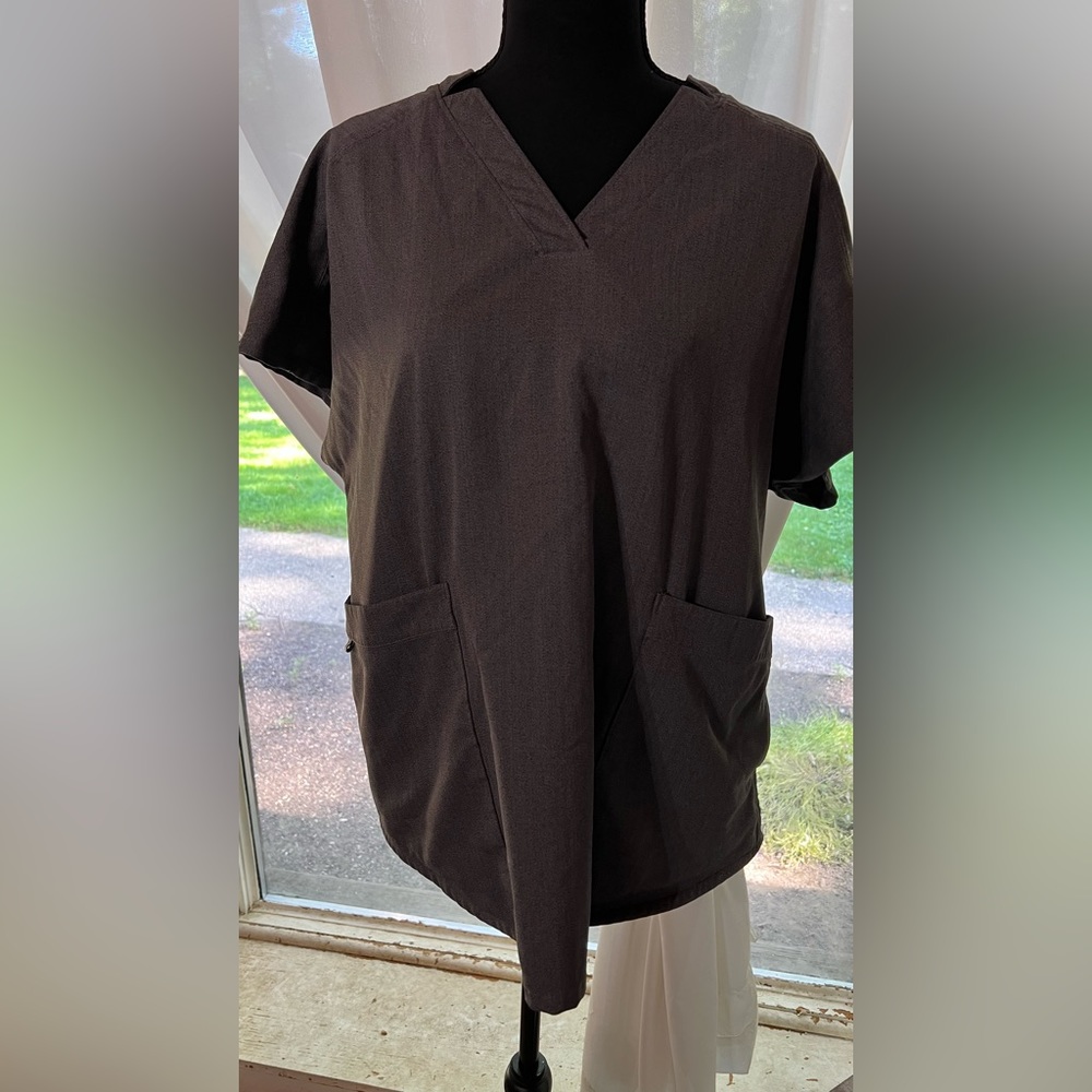 Cuddle Duds Charcoal Gray Scrub Set.  L/XL